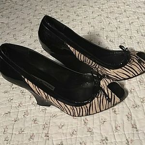Chinese laundry, black heels, with tiger stripes